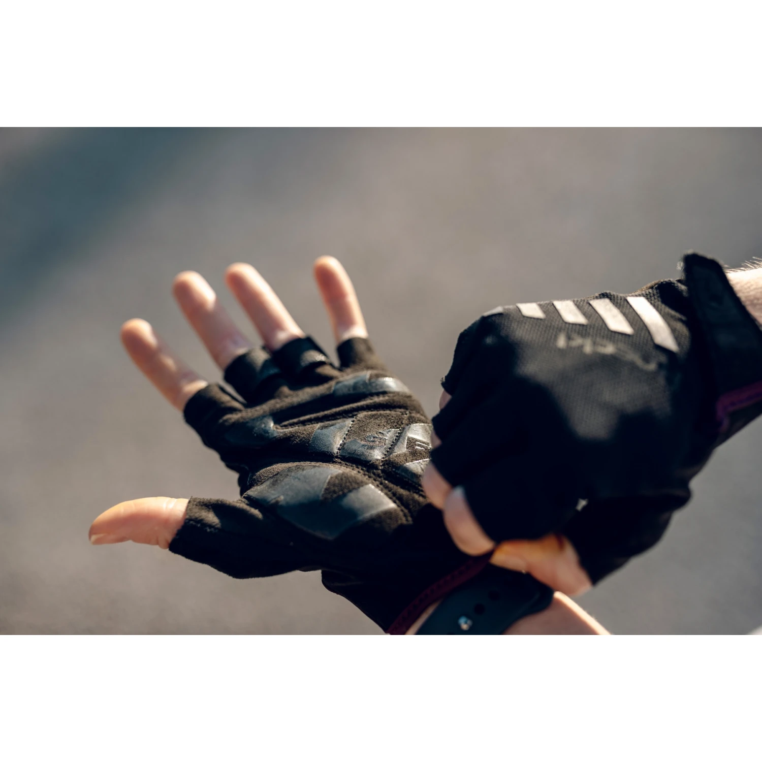 Roeckl Sports Igura Fahrradhandschuhe - Black/grape Wine 9485 7 Roeckl Sports Igura Fahrradhandschuhe - Black/grape Wine 9485 – Bild 7